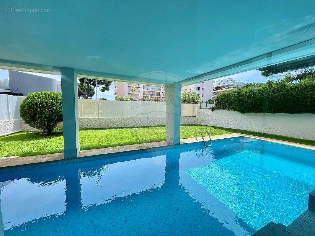 Appartement à SAINT-LAURENT-DU-VAR