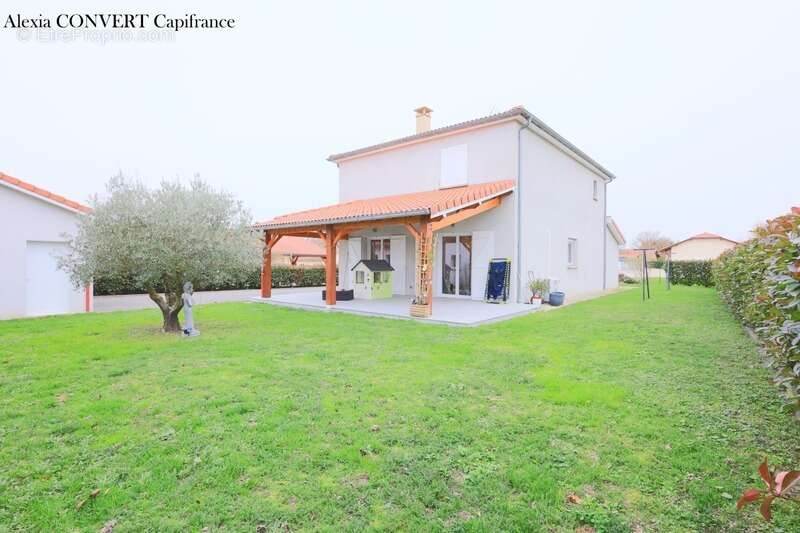 Maison à MONTREVEL-EN-BRESSE