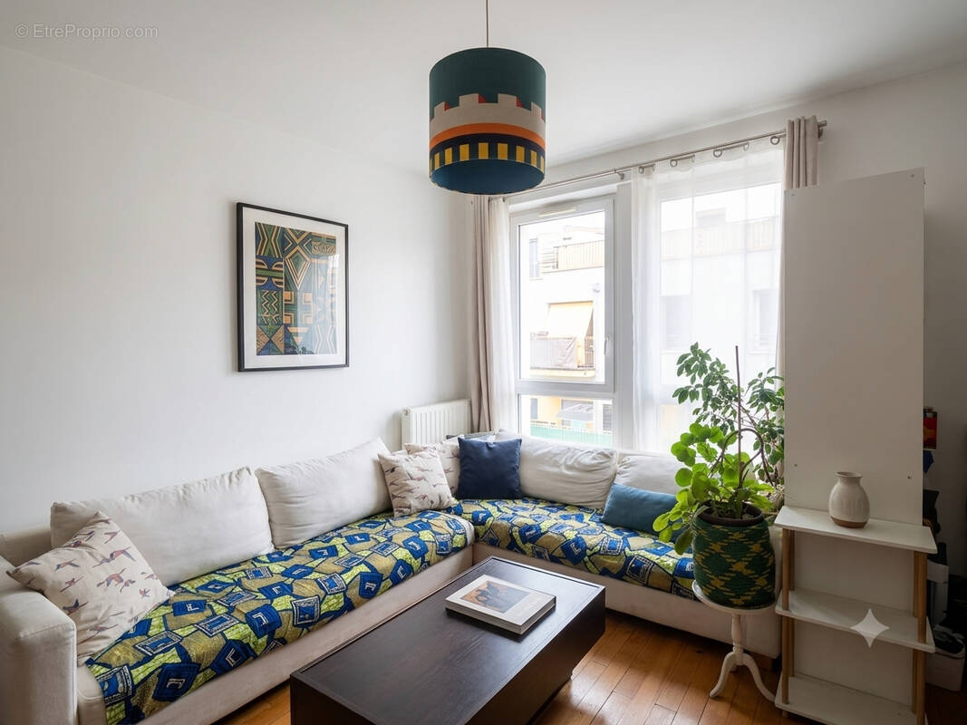 Appartement à PARIS-19E