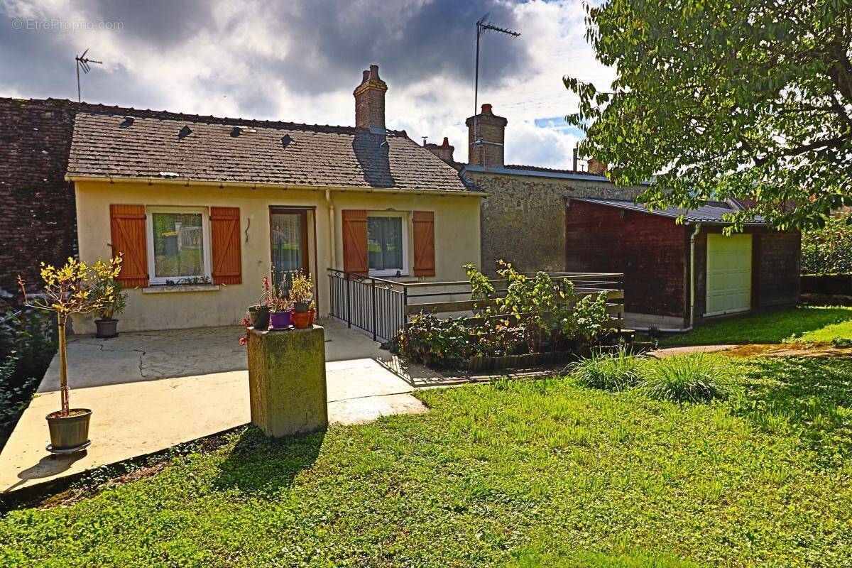 Maison à SAINT-SATUR