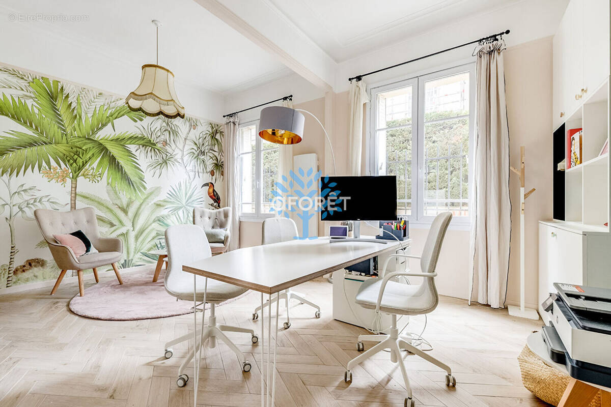 Appartement à PARIS-11E