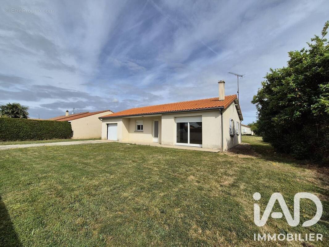 Photo 1 - Maison à LA FERRIERE-EN-PARTHENAY