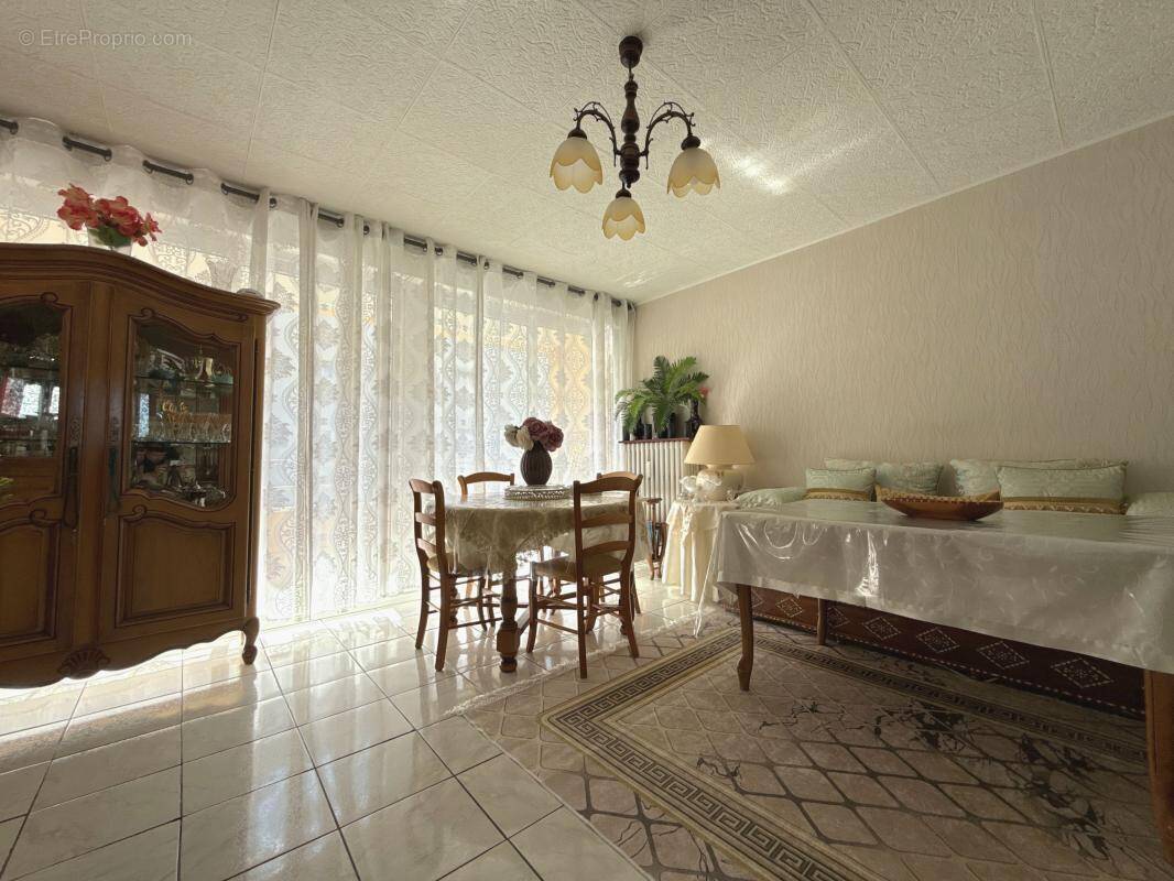 Appartement à CHENOVE