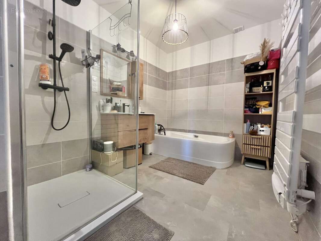 Maison à CHASTEL-NOUVEL