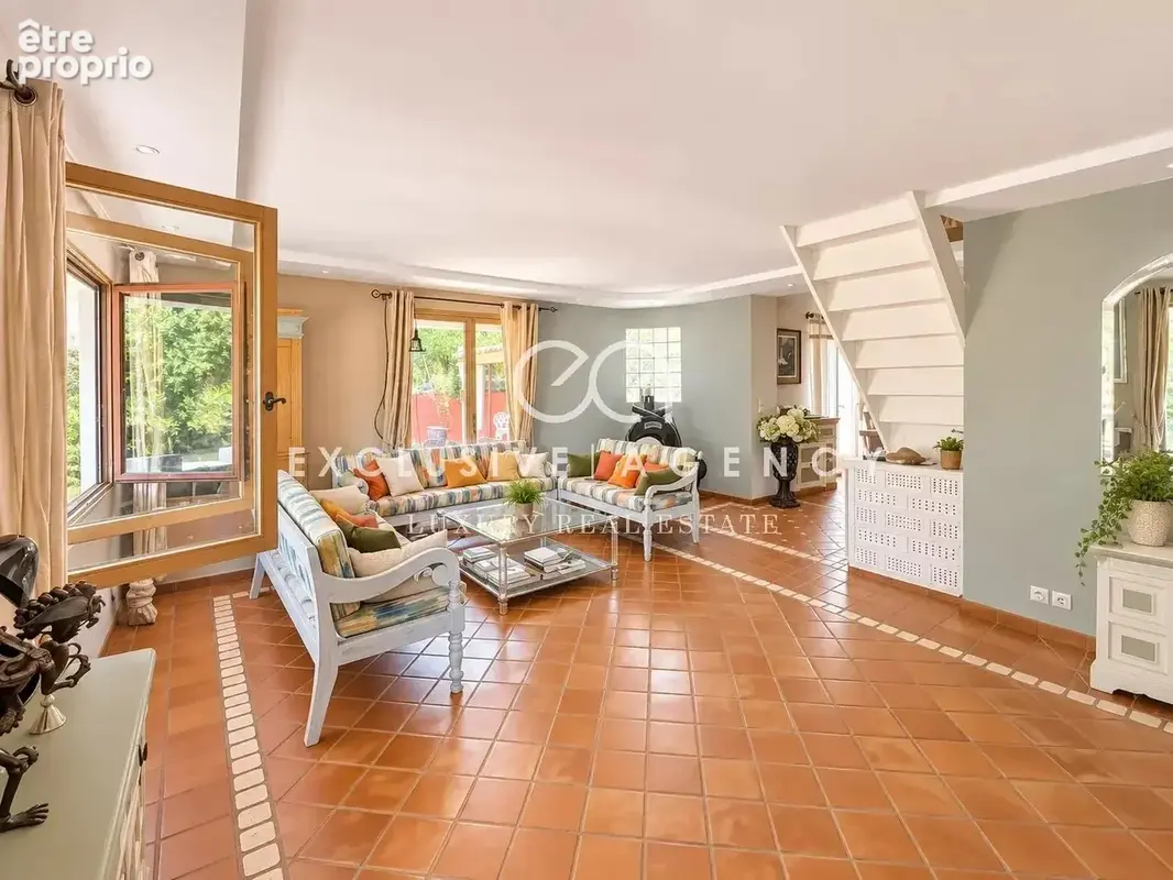 Mougins Saint Basile vente maison 5 pièces 120m² - photo 3
