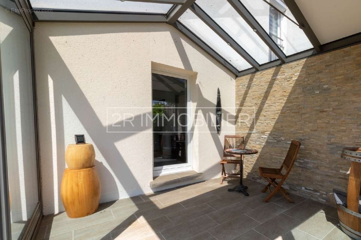 Maison à SAINT-THIBAULT-DES-VIGNES