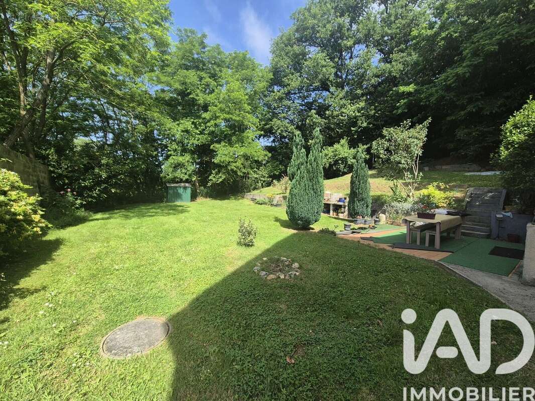 Photo 2 - Appartement à SAINT-VICTOR-DE-BUTHON