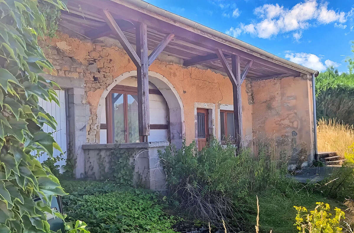 Maison à FONTENOIS-LA-VILLE