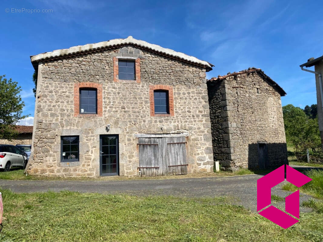 Maison à TOURS-SUR-MEYMONT