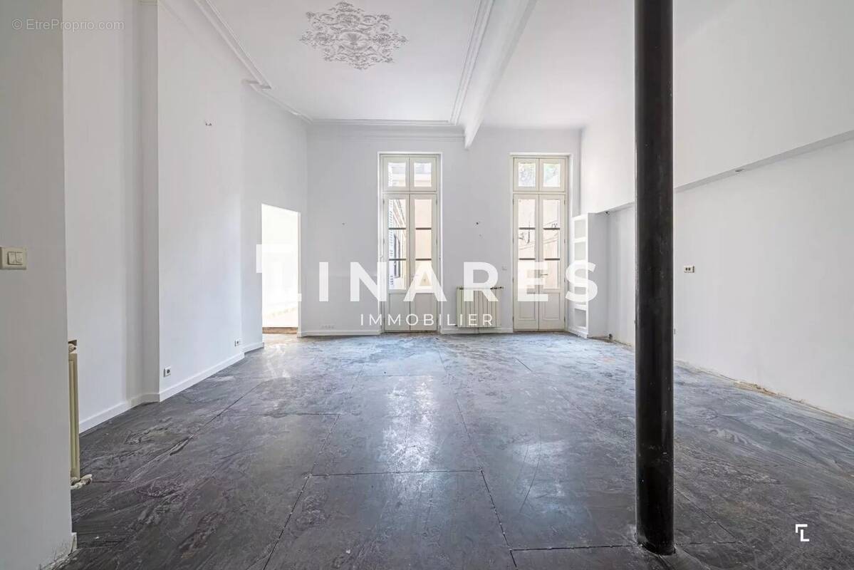 Appartement à MARSEILLE-1E