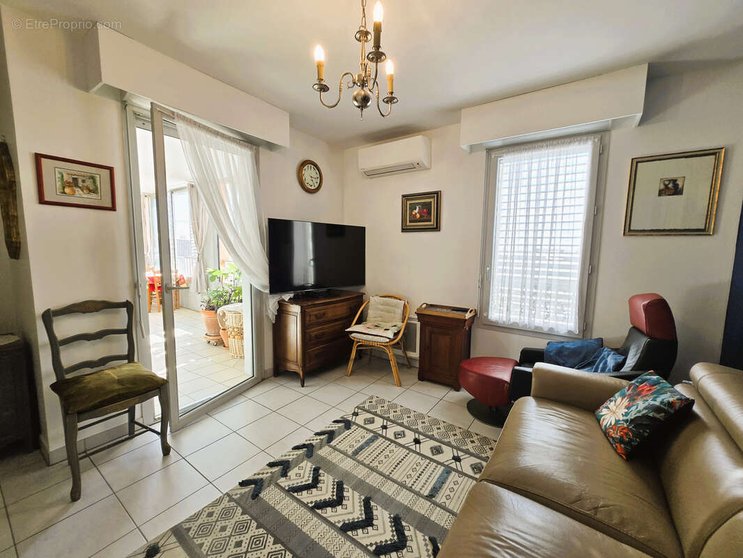 Appartement à MARSEILLE-3E