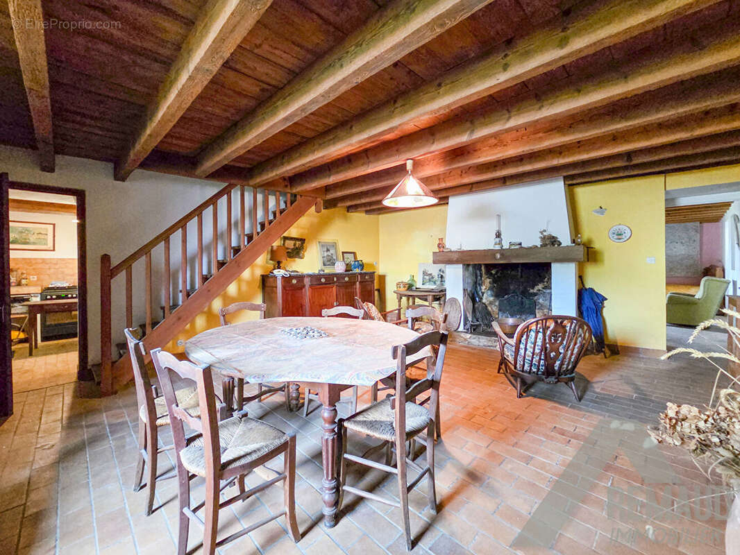 Maison ancienne XIXème siècle - A rénover - Fort potentiel - photo 11