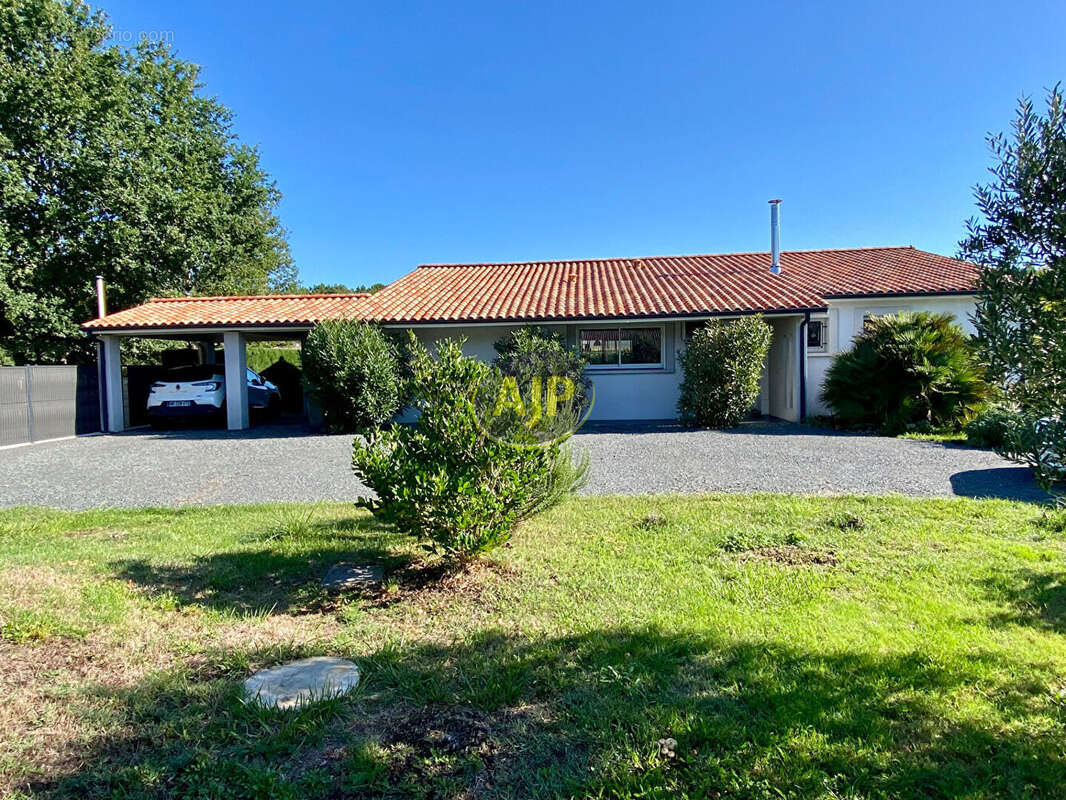 Maison à NAUJAC-SUR-MER