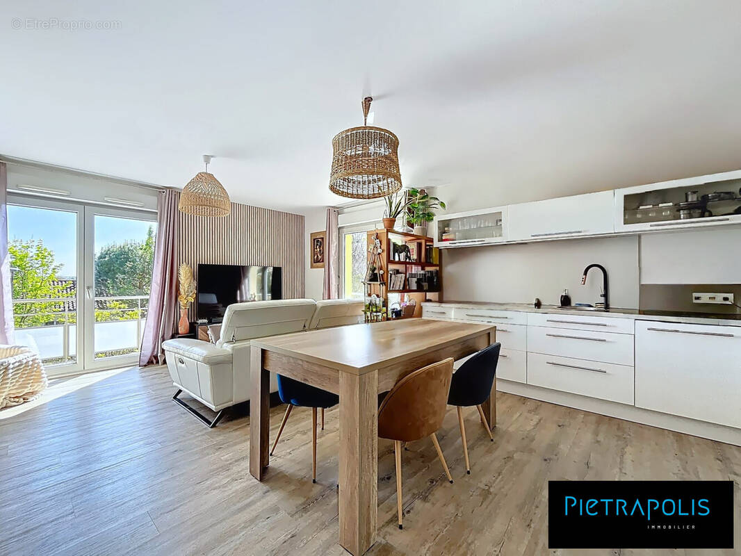 Appartement à ANSE