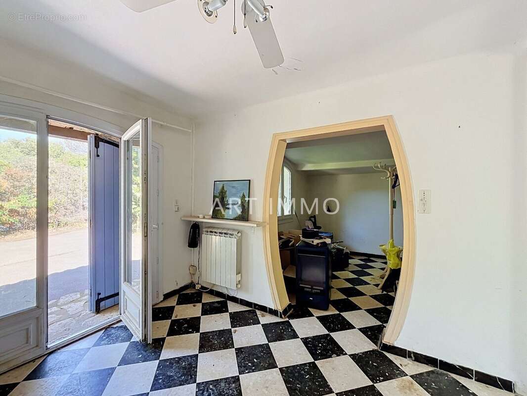 Maison de plain pied a rafraichir en zone uc - photo 14