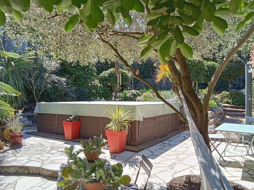 Maison à DURFORT-ET-SAINT-MARTIN-DE-SOSSENAC