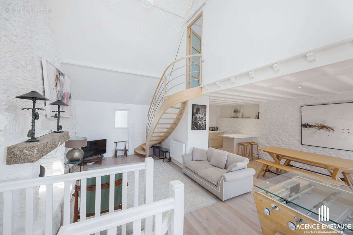 Maison à LE MINIHIC-SUR-RANCE