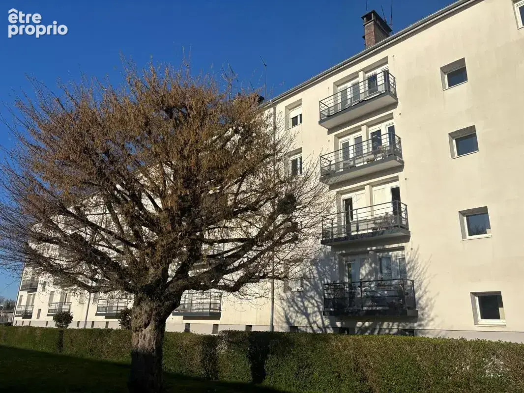 GRAY appartement T5 de 84 m², 2 balcons, garage, cave - photo 3