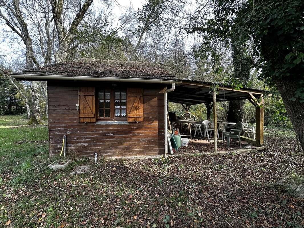 Terrain à AVRILLE-LES-PONCEAUX
