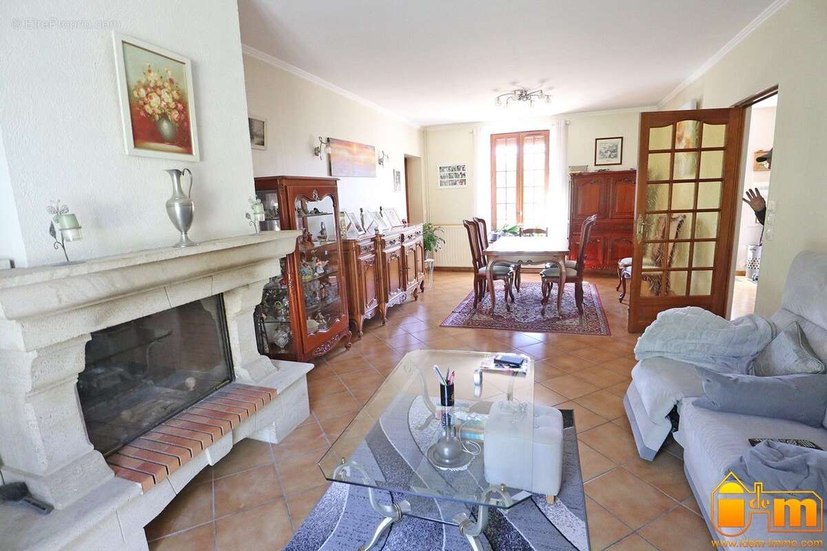 Maison à MEREVILLE