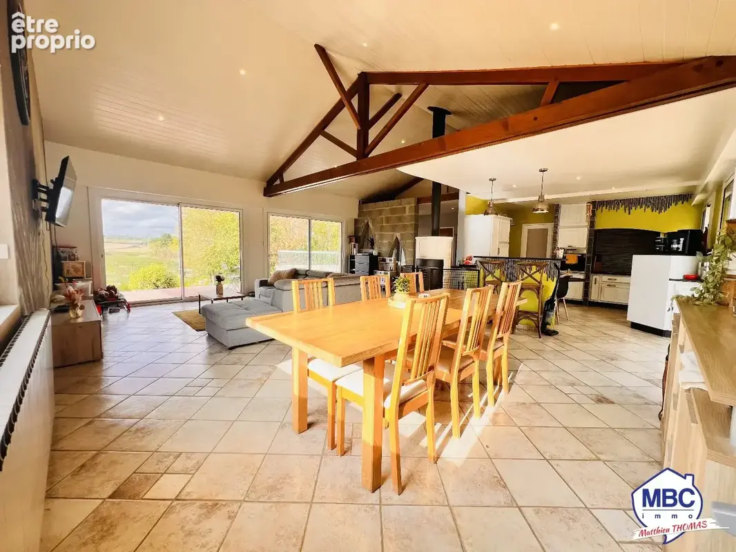 Propriété avec forêt, piscine et étang sur 1,48 hectare. - photo 7