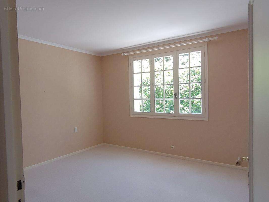 Maison à SAINT-GEORGES-DE-LUZENCON