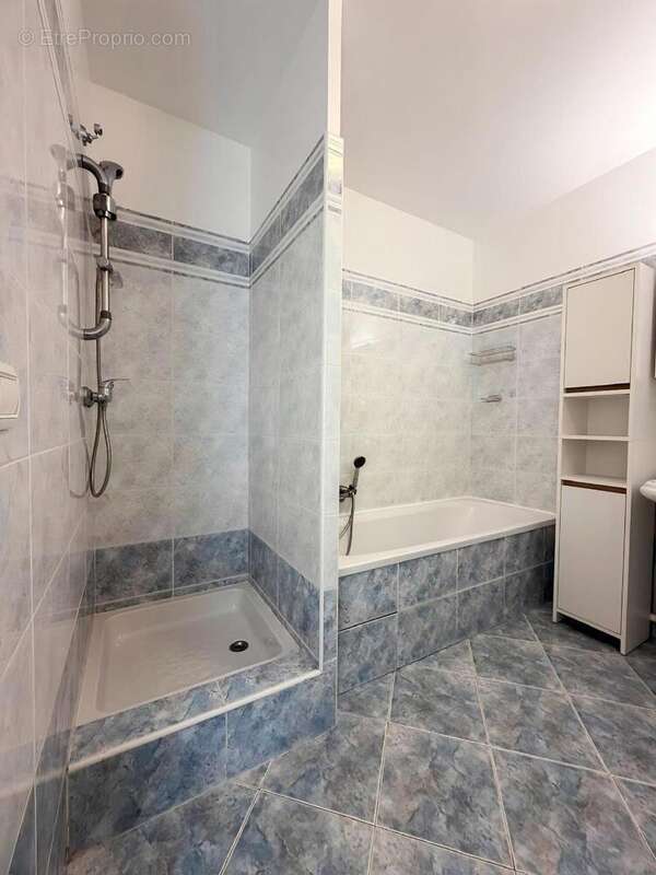   - Appartement à SAINT-LAURENT-DU-VAR