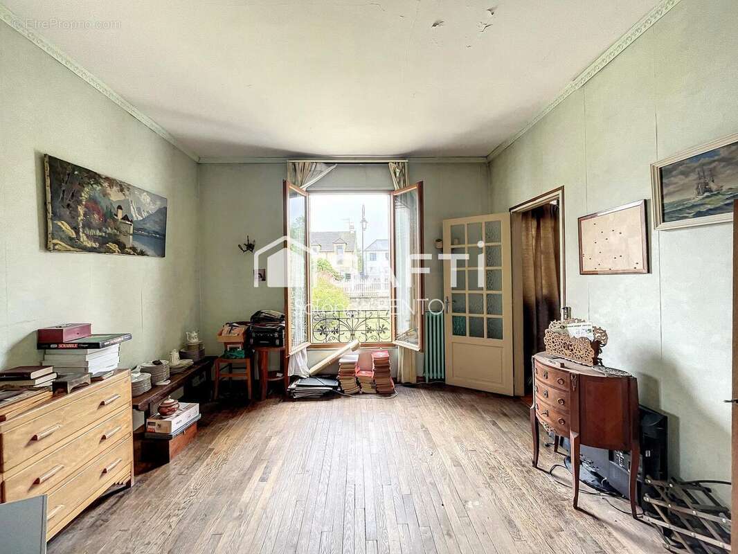 Photo 3 - Maison à LE MESNIL-LE-ROI