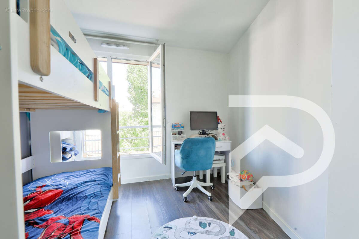 Appartement à IVRY-SUR-SEINE