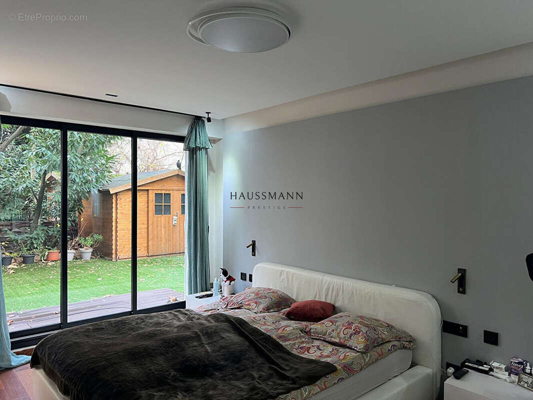 Appartement à NEUILLY-SUR-SEINE