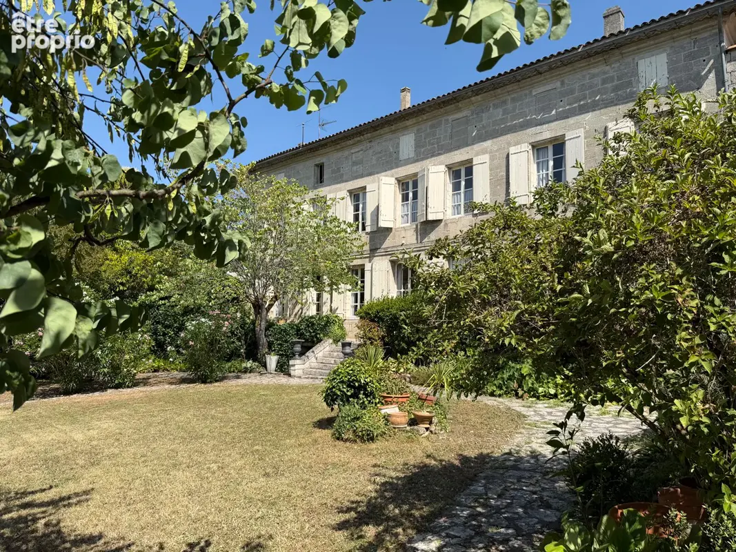 Maison à COUTRAS
