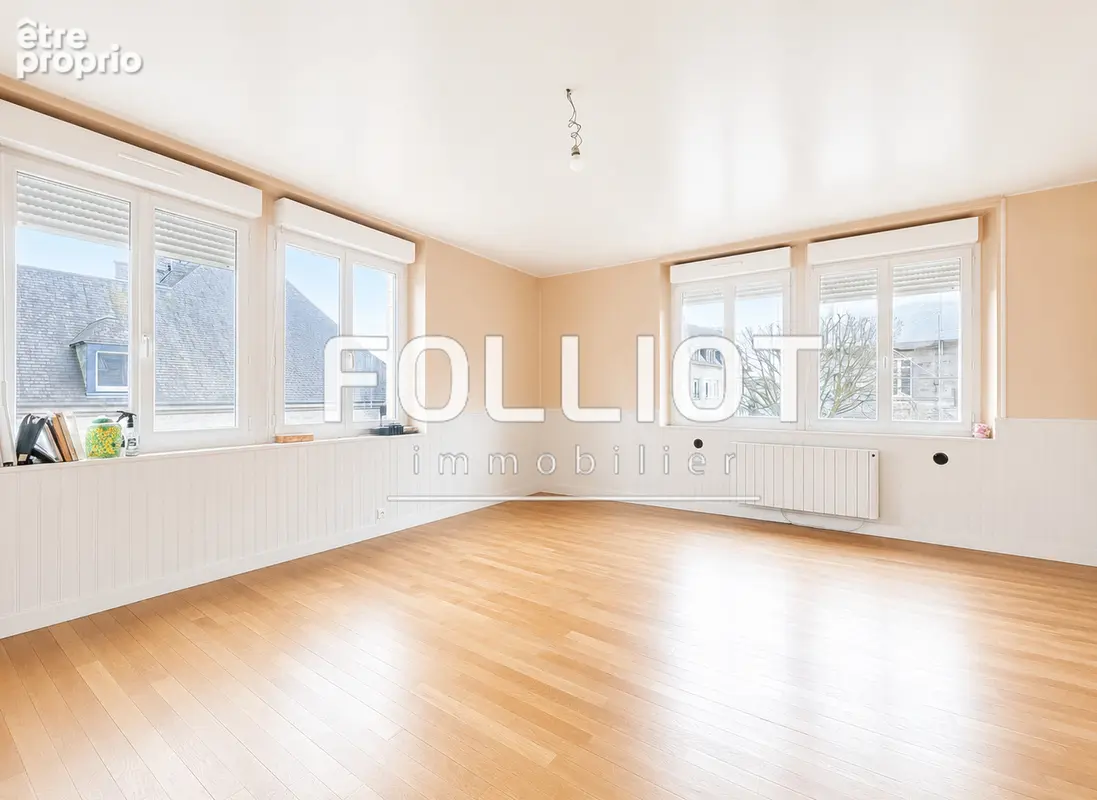 A Vendre Appartement Saint Hilaire Du Harcouet 5 pièce(s) 102 m2 - photo 1