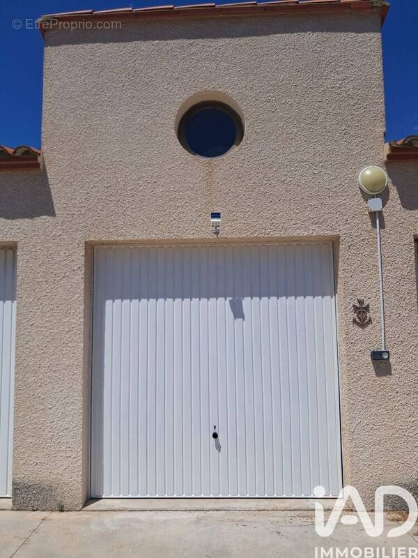 Photo 1 - Parking à LEUCATE
