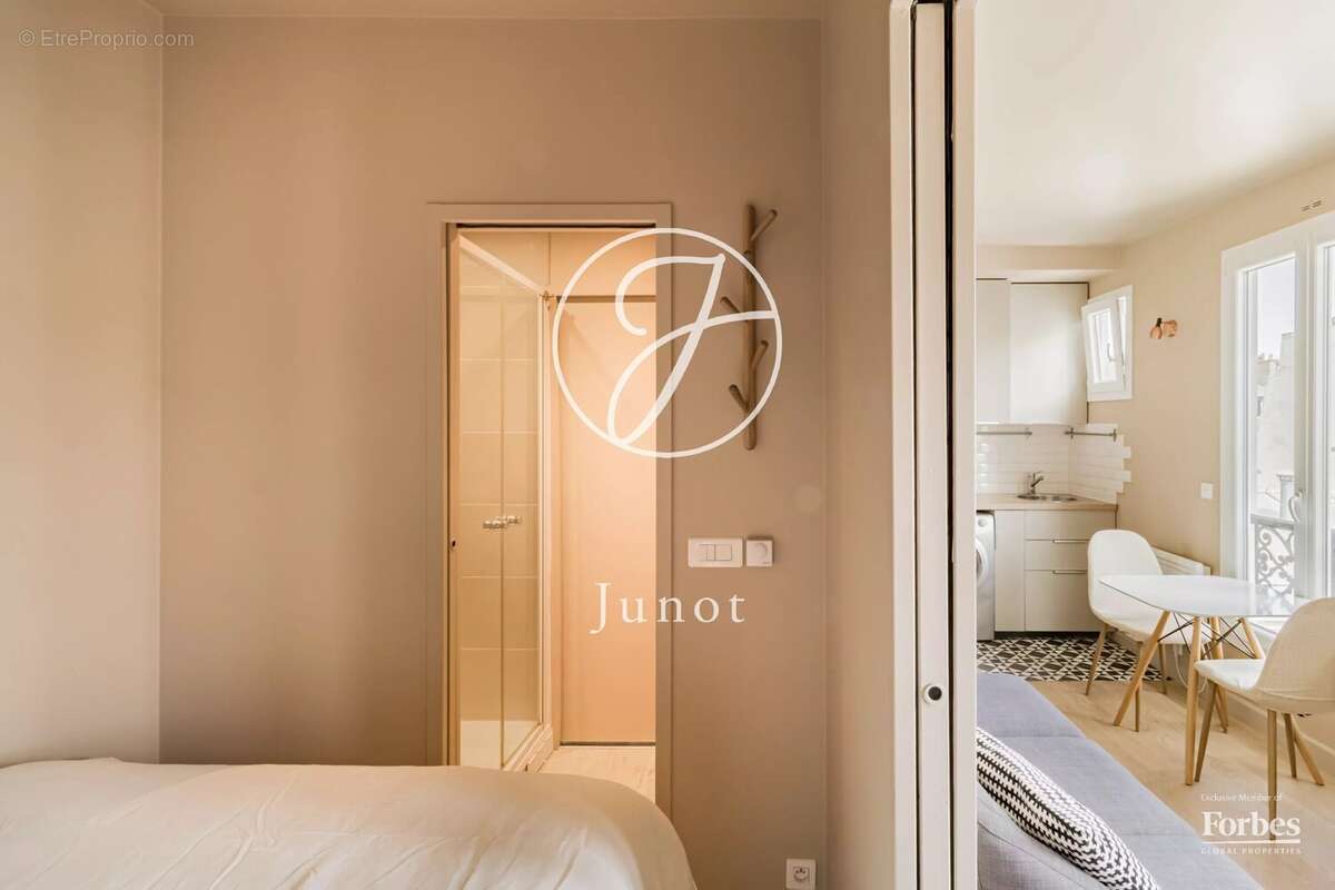 Appartement à PARIS-7E