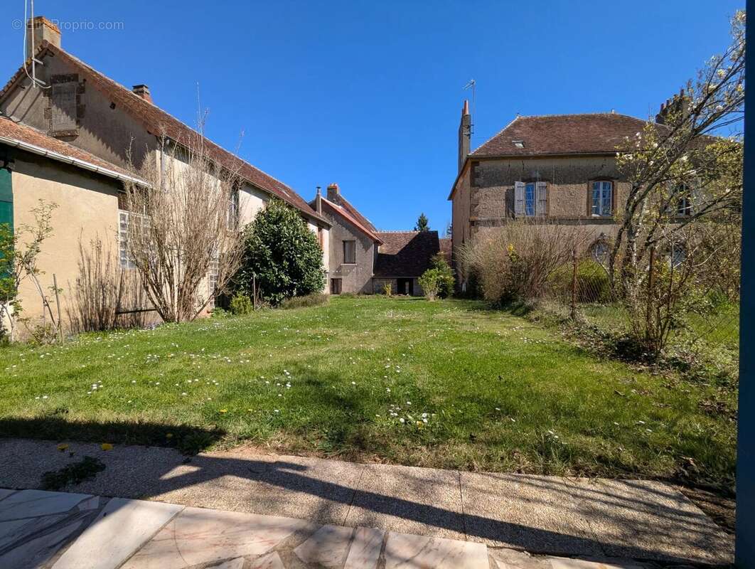 Appartement à CHAILLAC