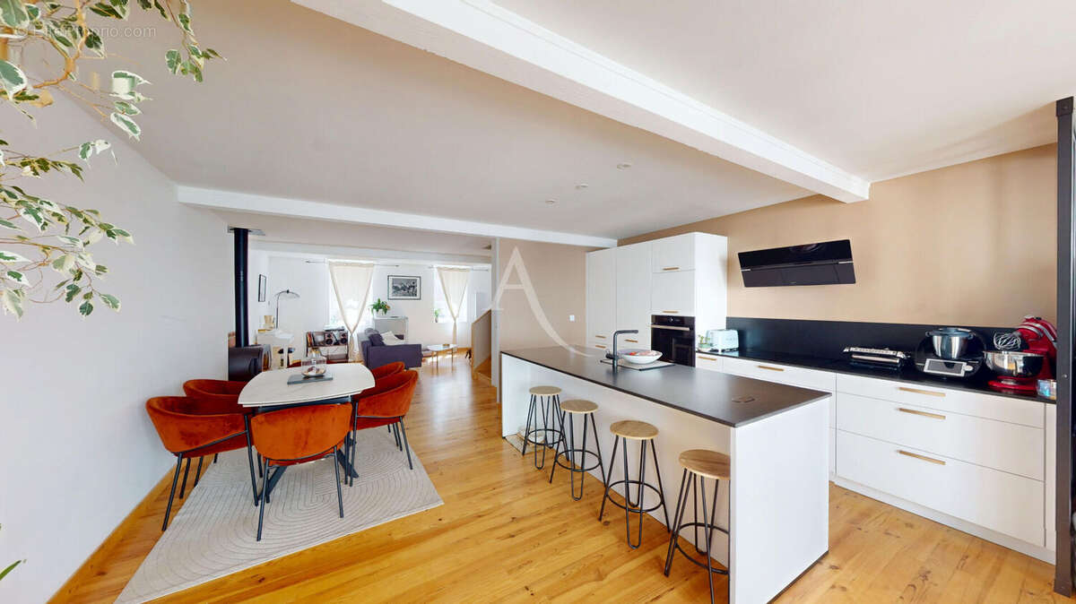 Maison 97 m2 avec T2 indépendant - photo 4