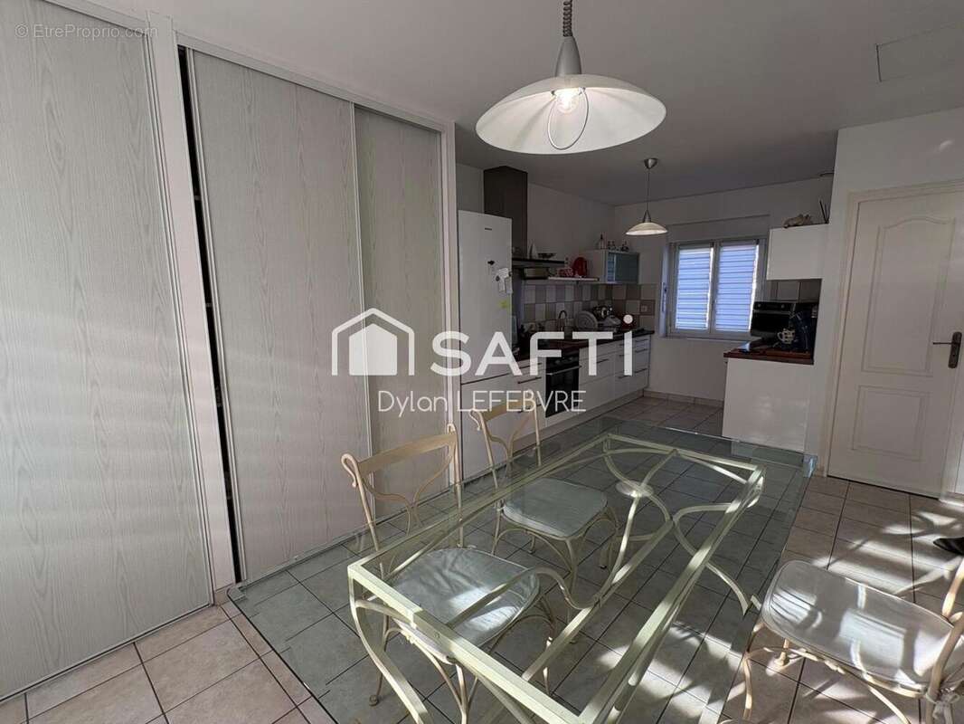 Photo 2 - Maison à LENCLOITRE