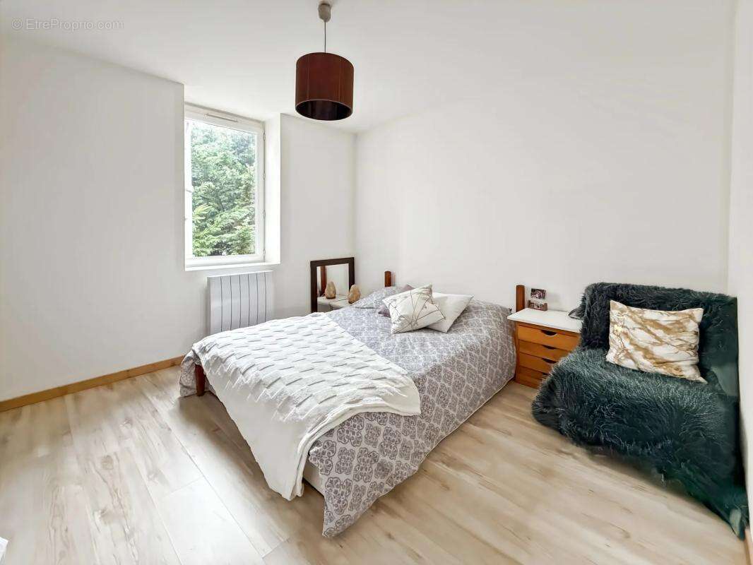 Maison à SAINT-CLAIR-DE-LA-TOUR