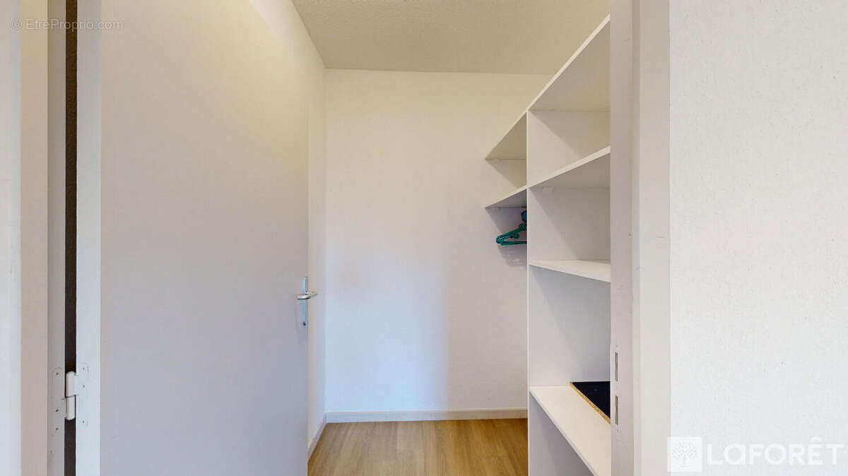 Appartement à YZEURE