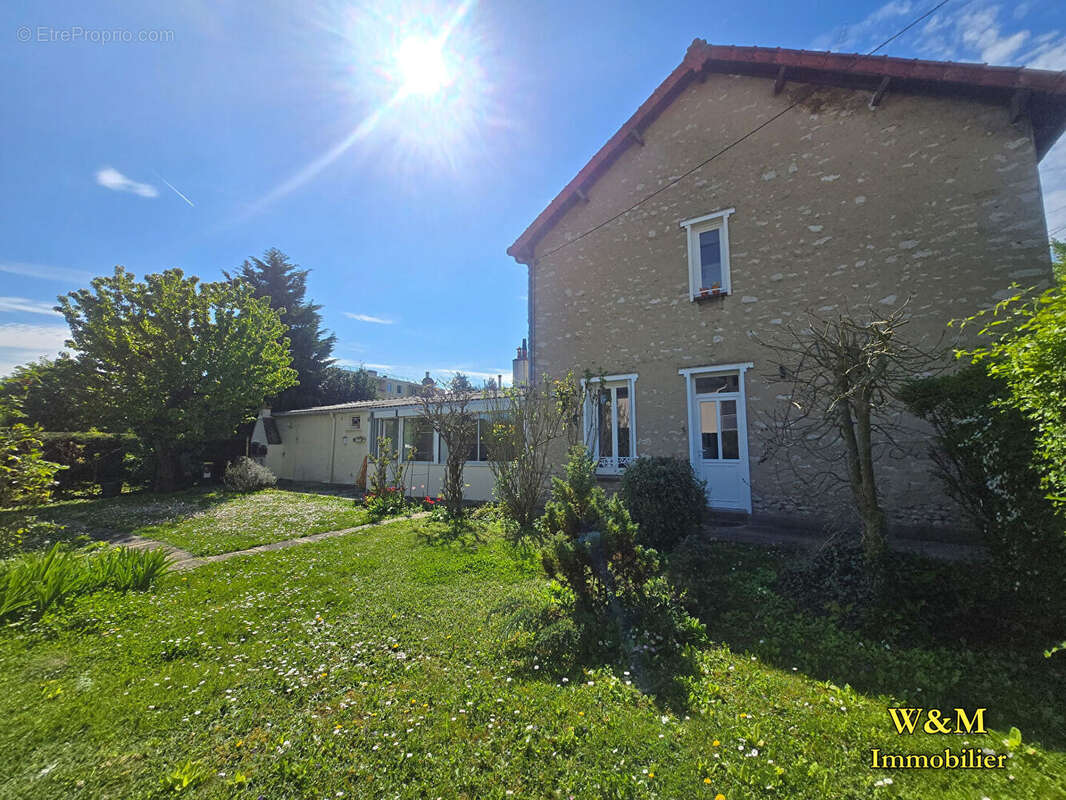 Maison à MALESHERBES