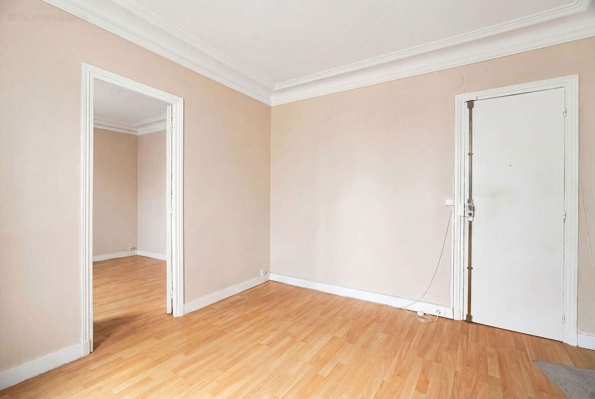 Appartement à PARIS-17E