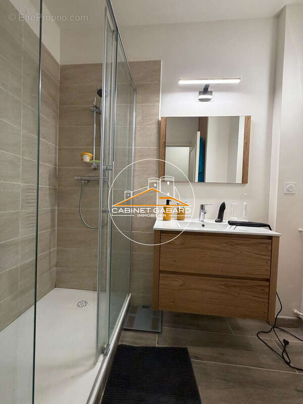 Appartement à AVRILLE