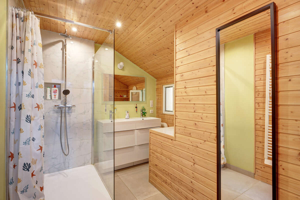 Maison à COUZON-AU-MONT-D'OR