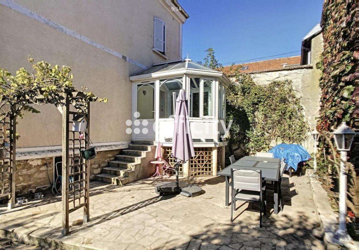 Maison à MARLY-LA-VILLE