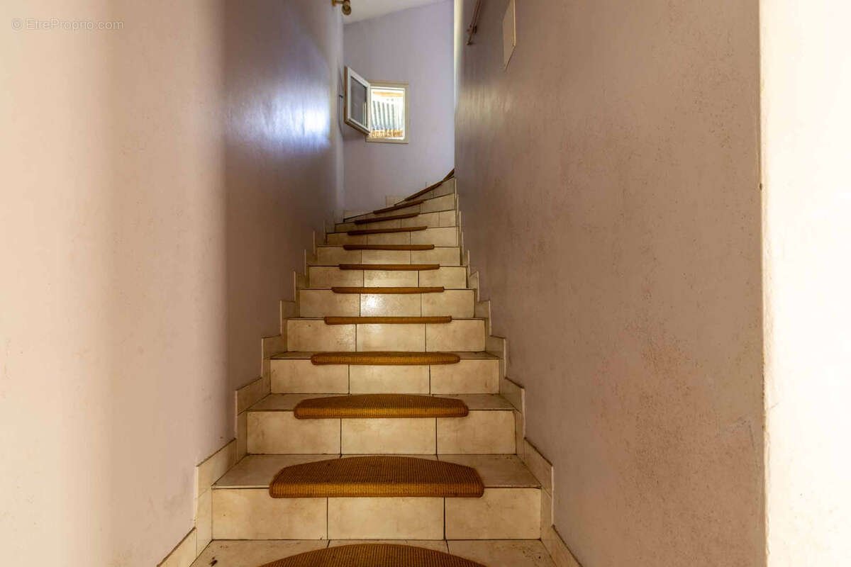 Maison à SAINT-MARTIAL-DE-NABIRAT