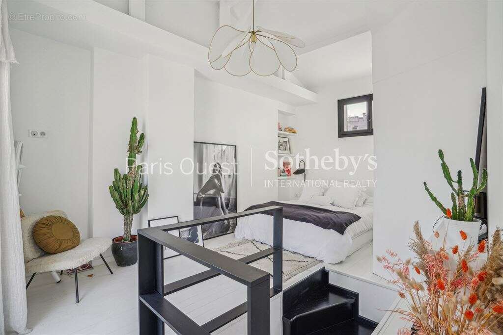 Appartement à NEUILLY-SUR-SEINE