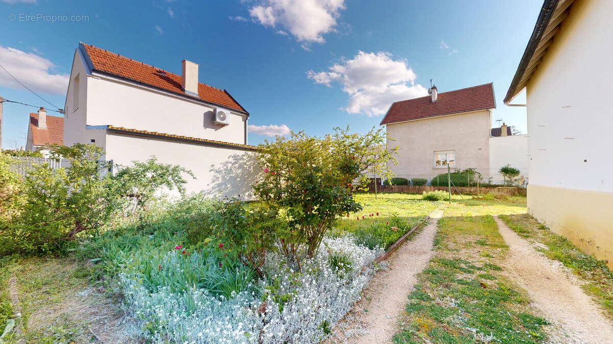 Maison à CHENOVE