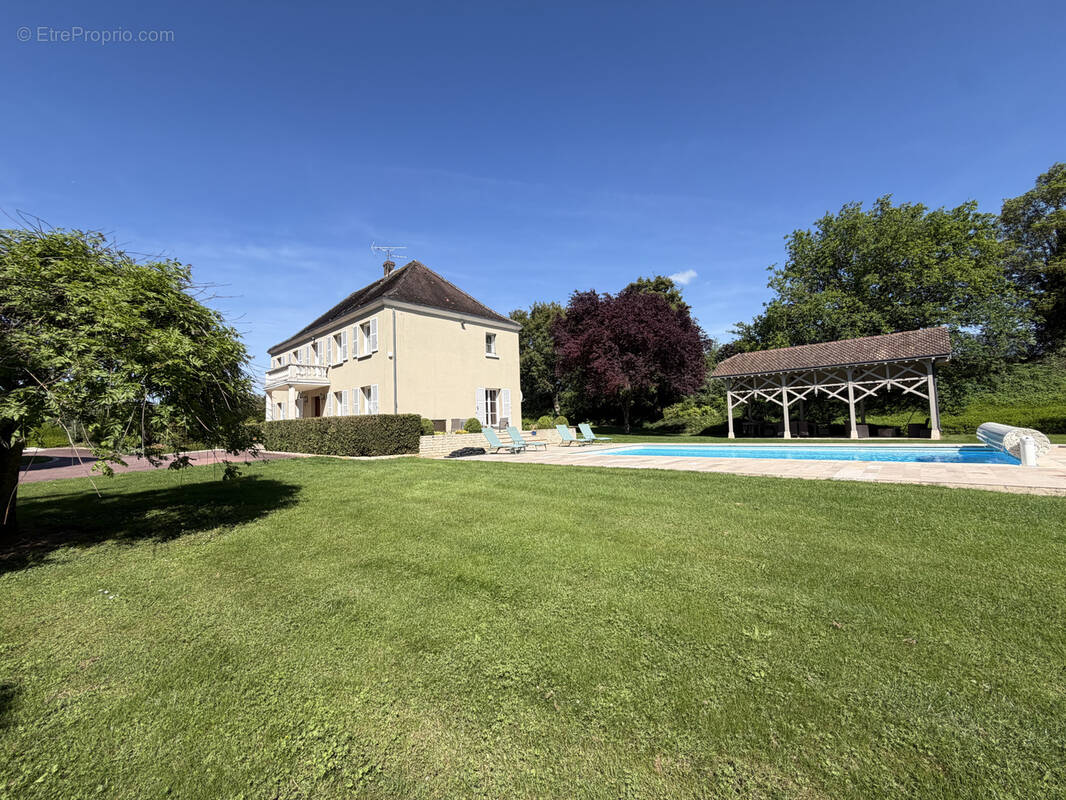 Maison à COURTENOT