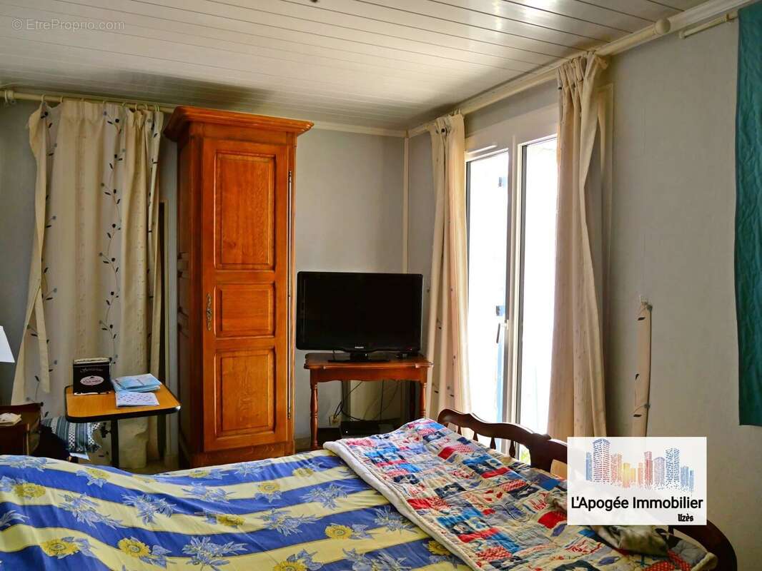 Maison à SAINT-JUST-ET-VACQUIERES