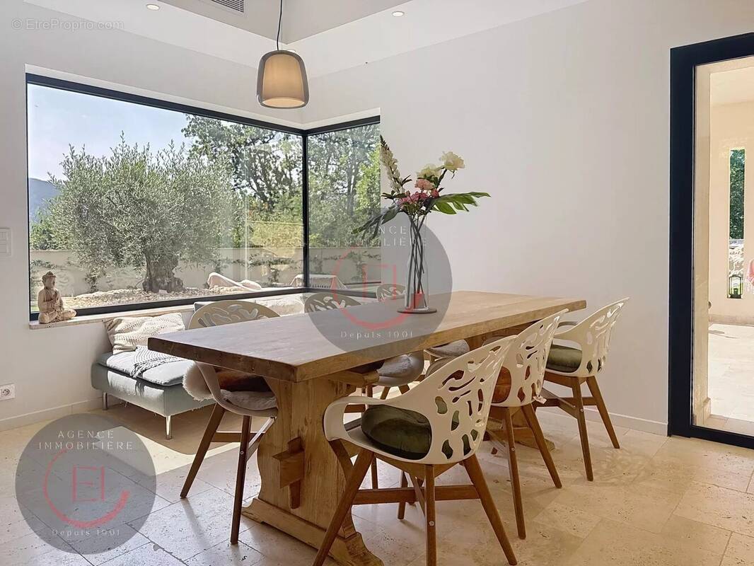 Maison à LES ADRETS-DE-L&#039;ESTEREL